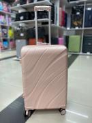 Чемодан 24 дюйма Travel Fashion Wave светло-розовый из полипропилена